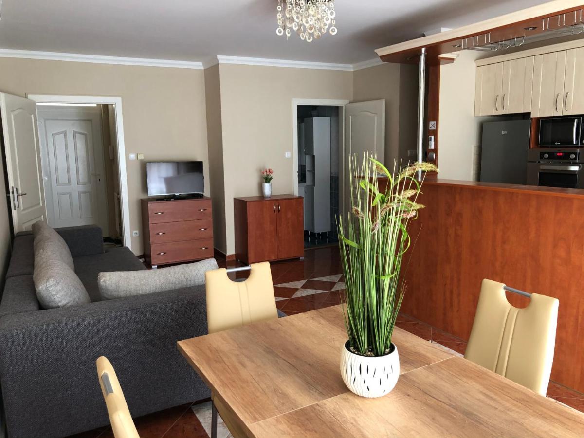 Alina Apartmanok Hajdúszoboszló Екстериор снимка