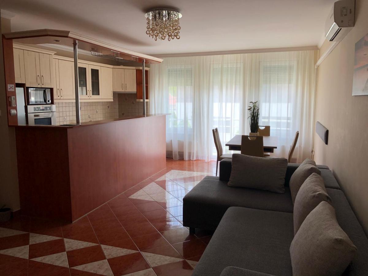 Alina Apartmanok Hajdúszoboszló Екстериор снимка