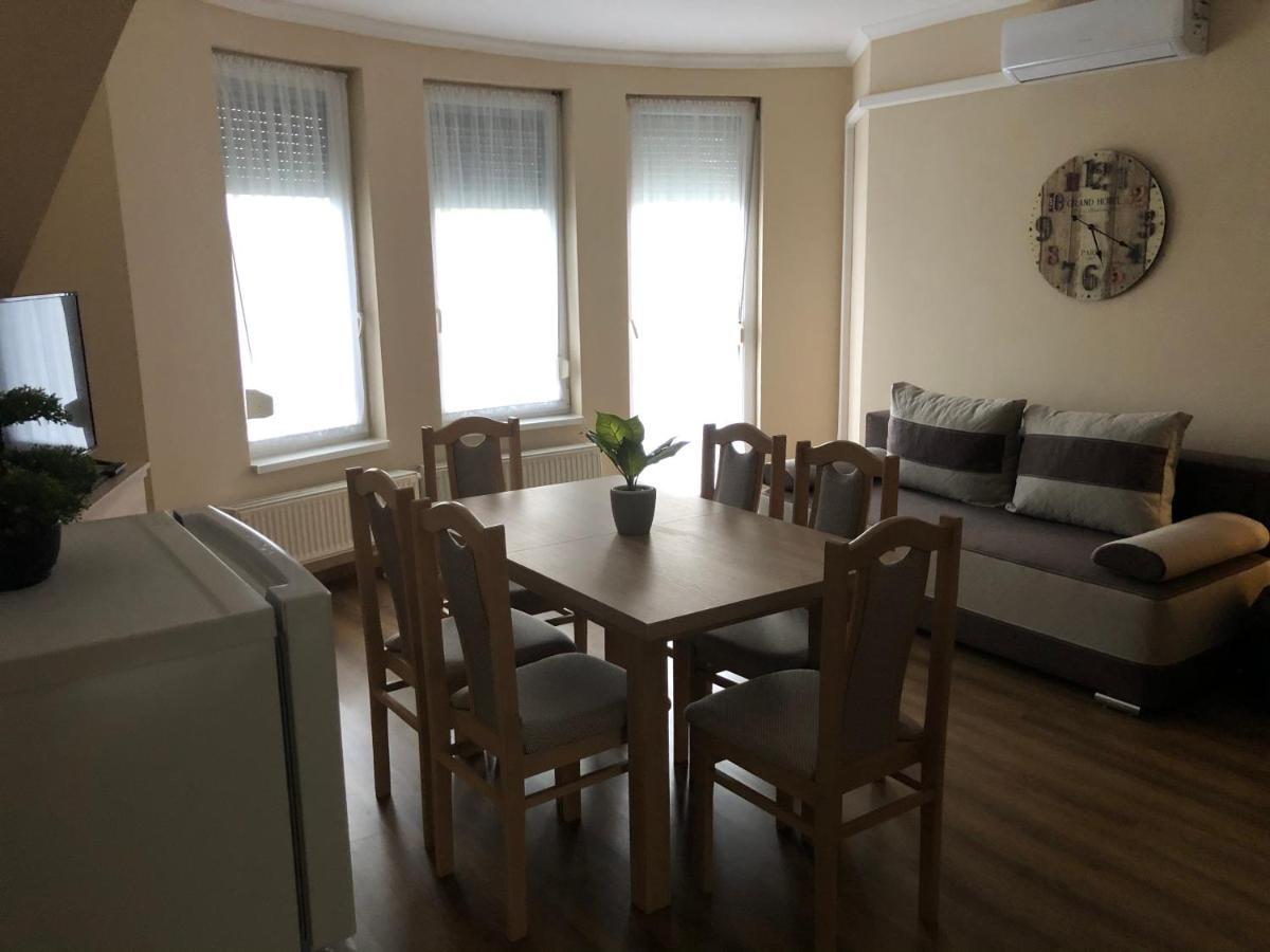 Alina Apartmanok Hajdúszoboszló Екстериор снимка
