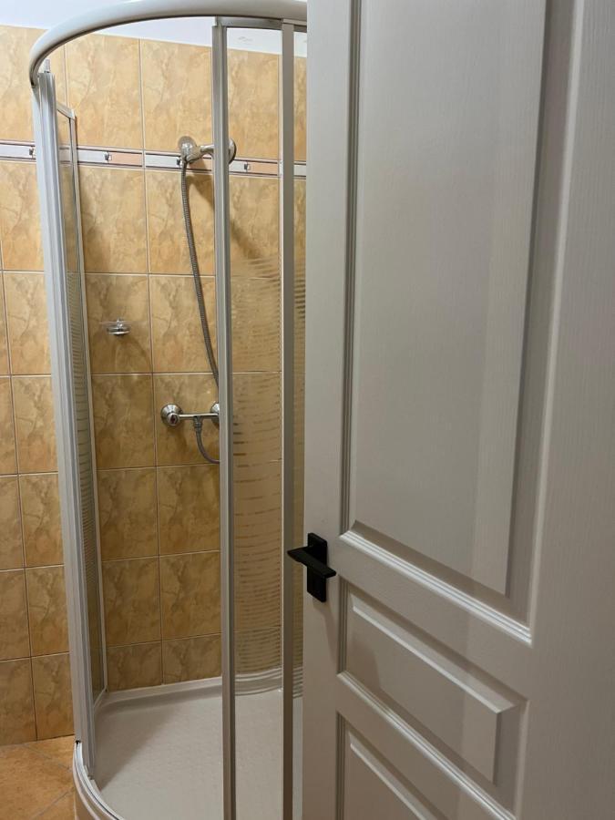 Alina Apartmanok Hajdúszoboszló Екстериор снимка